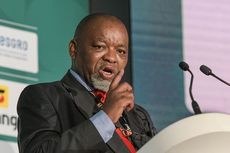 Will Conflict and Oil Challenges Drive South Africa Toward New Energy Solutions?